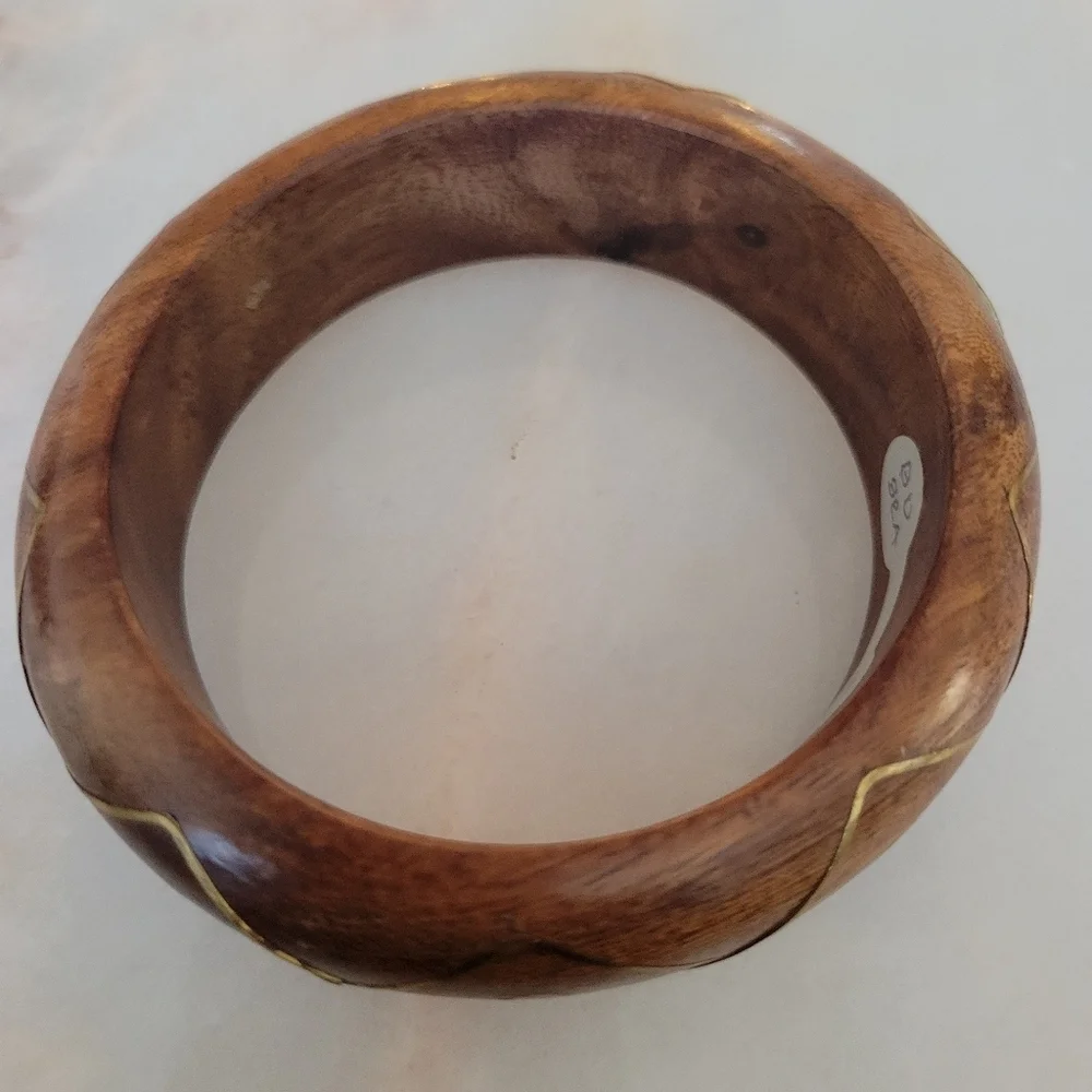 N/A elegant wood